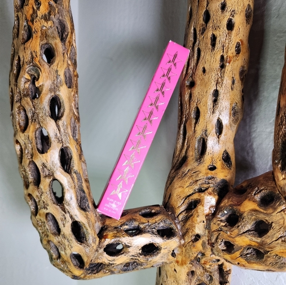 NEW Jeffree Star Velour Lip Liner in Allegedly Red - Picture 4 of 8